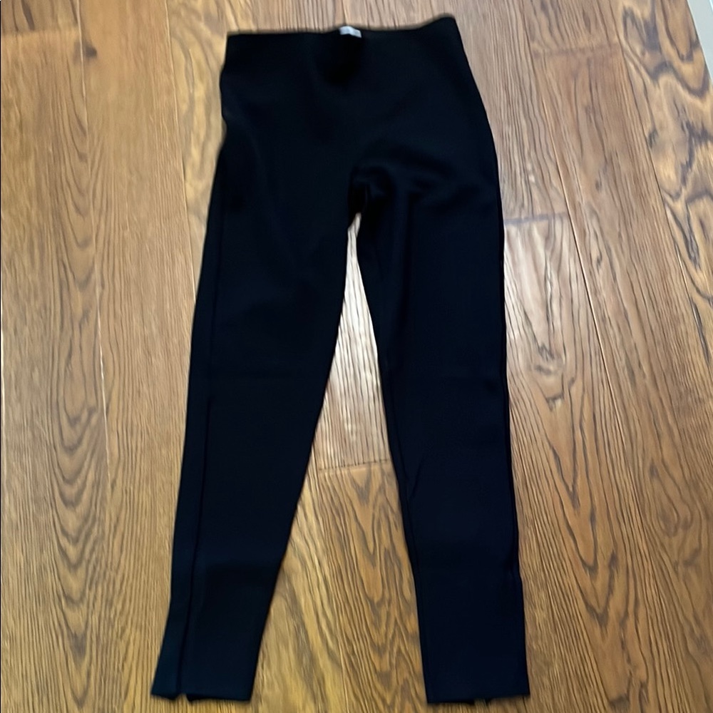 Mango Black Skinny zippered back ankle‎ pull on pants